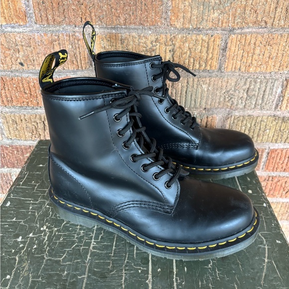 Dr. Martens 1460 Originals 8-Eye, Unisex, Black Leather Size 9 Womens EU 41 - Picture 4 of 10